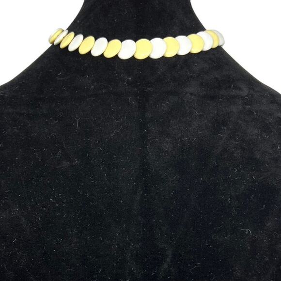 90s Retro Yellow & White Disc Necklace - Vintage Choker Style - Picture 1 of 5
